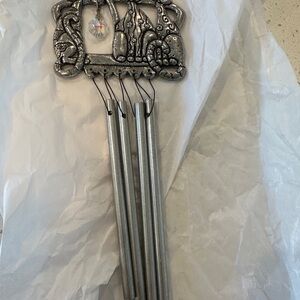Elegant Silver Wall Decor Hook with Chimes